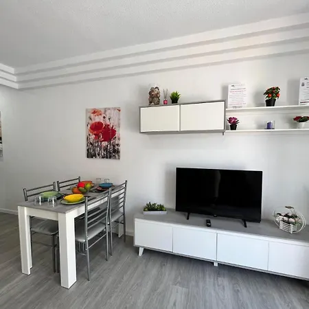 Oasis House - Orlando 85 * Адехе