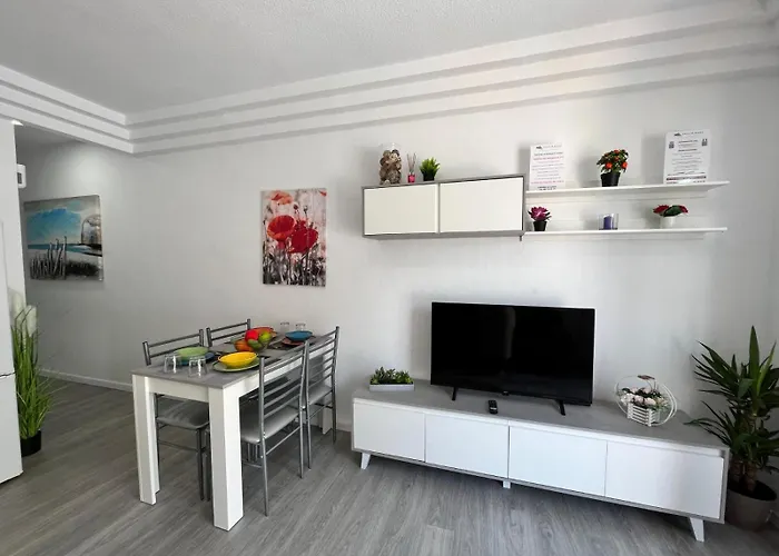 Oasis House - Orlando 85 * Costa Adeje